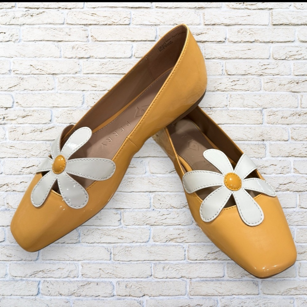 Katy Perry Collections Yellow Patent Flats with White Daisy Accent